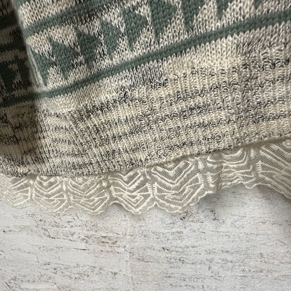 Vanity Green and Cream Patterned Cardigan - Picture 3 of 8